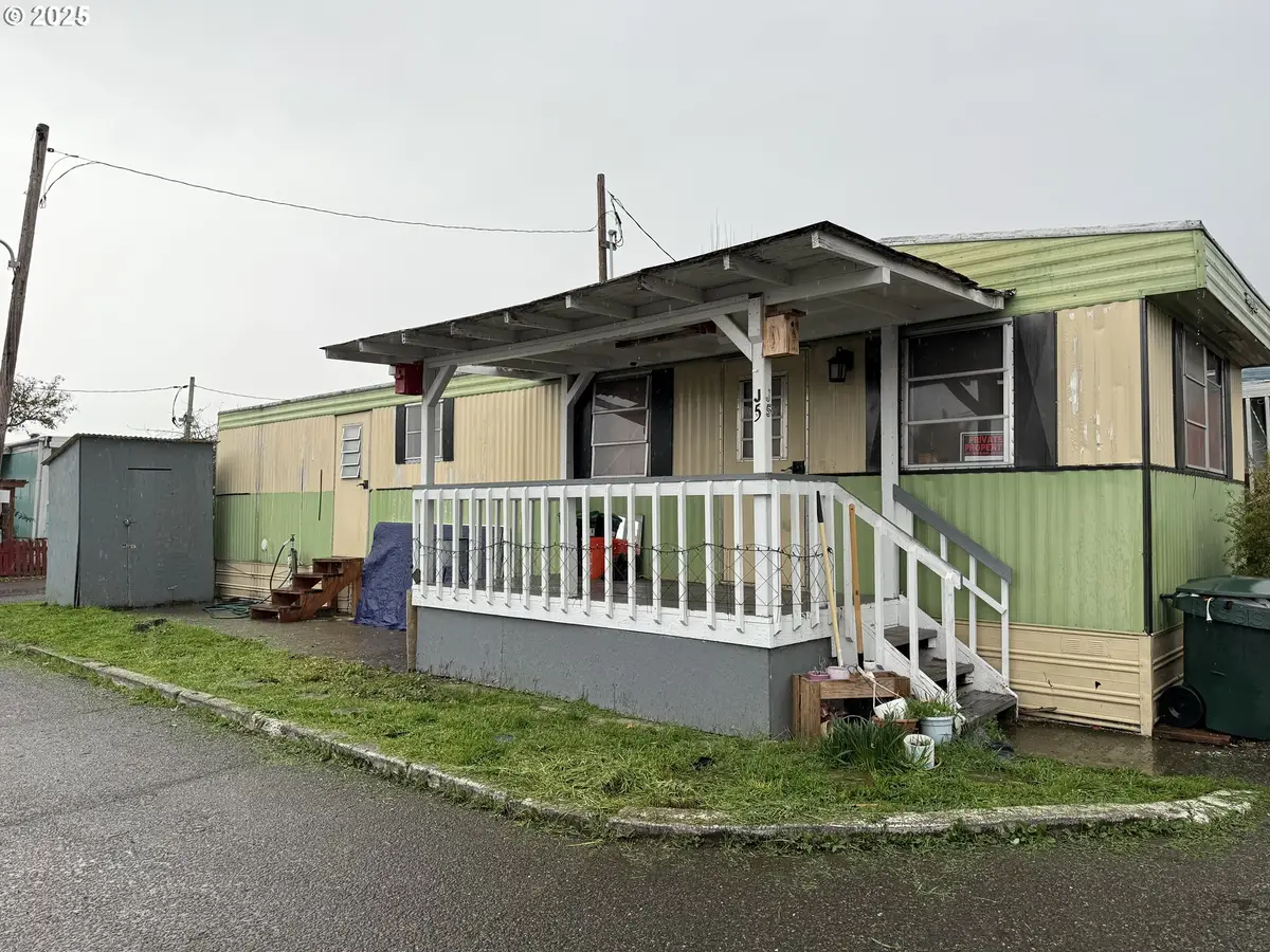 2071 NE Stephens St, Roseburg, OR 97470 - Image #1