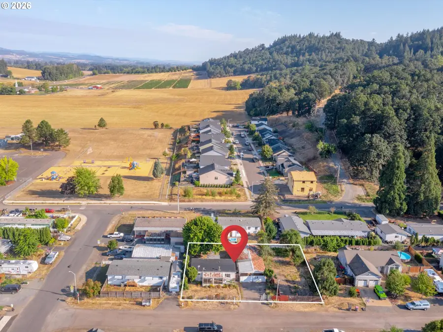 406 Waddell Ave, Amity, OR 97101 - #3