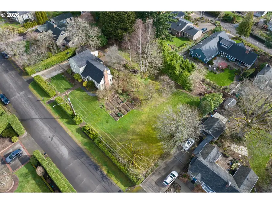 SW Crestdale Dr, Portland, OR 97225 - #3