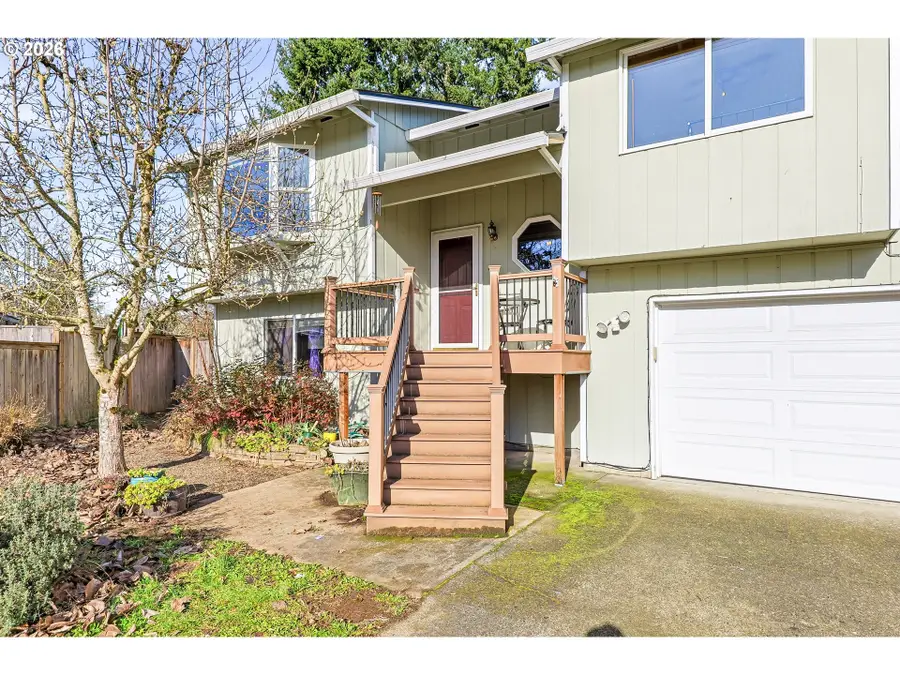 3325 SE Maple Ct, Hillsboro, OR 97123 - Image #3