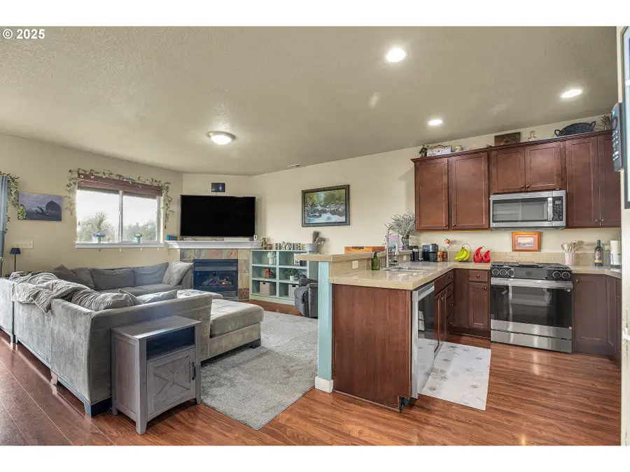 30288 NW Stewart Ln, North Plains, OR 97133 - Image #3