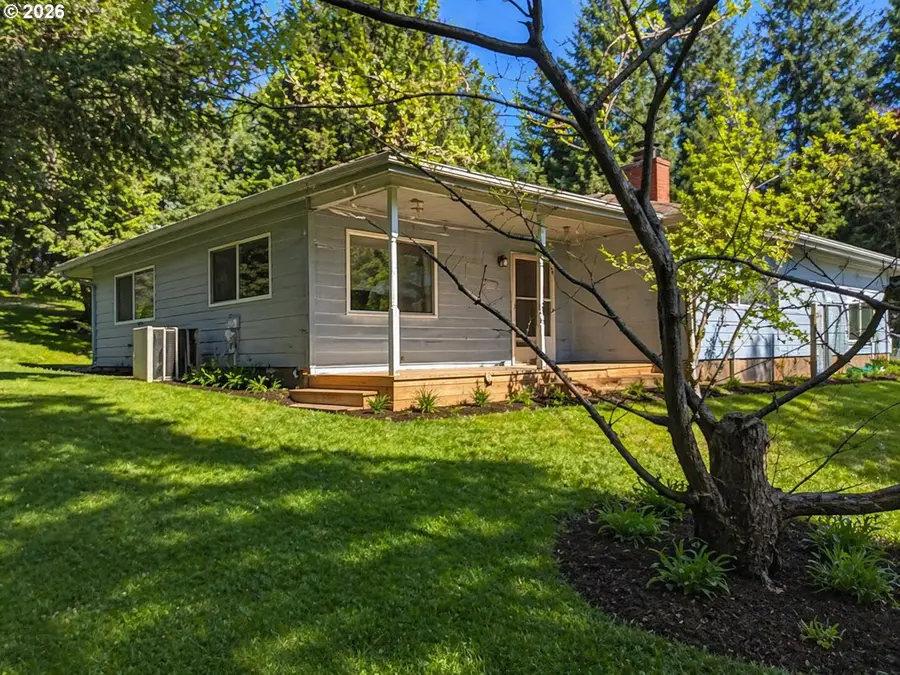 1102 Hillside Dr, Cottage Grove, OR 97424 - #3