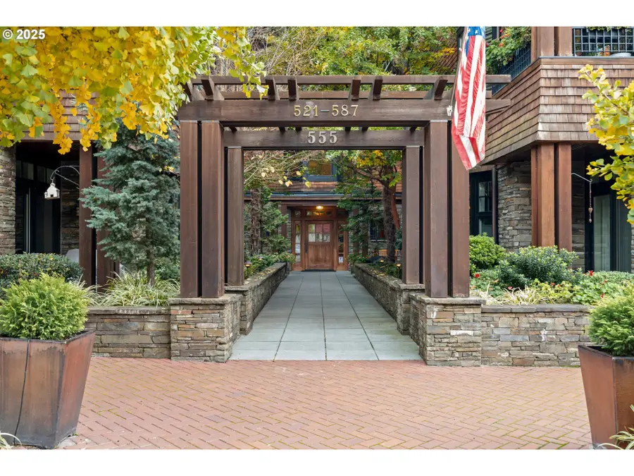 527 2nd St #101, Lake Oswego, OR 97034 - Image #3