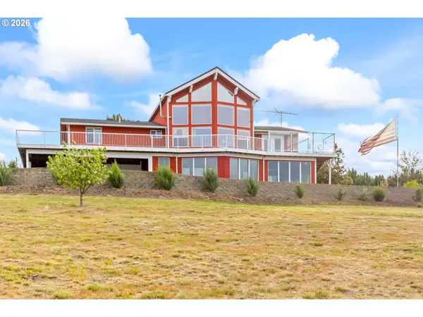 1803 NE Squire Dr, Madras, OR 97741