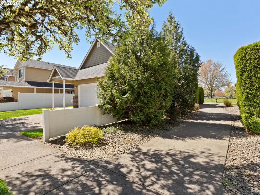 608 SE 15th Ave, Battle Ground, WA 98604 - #3