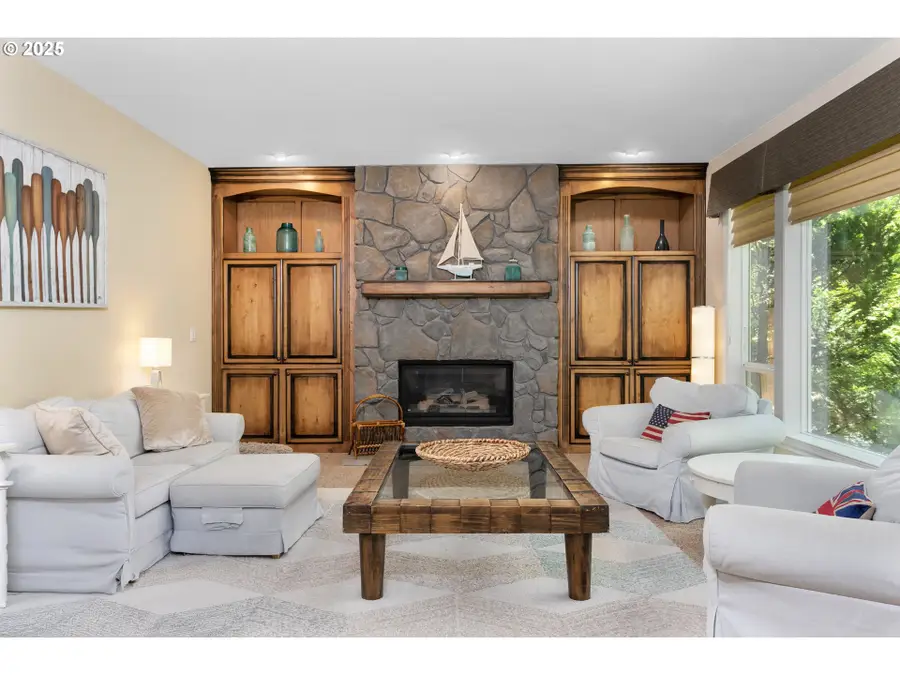 17677 Westview Dr, Lake Oswego, OR 97034 - Image #3