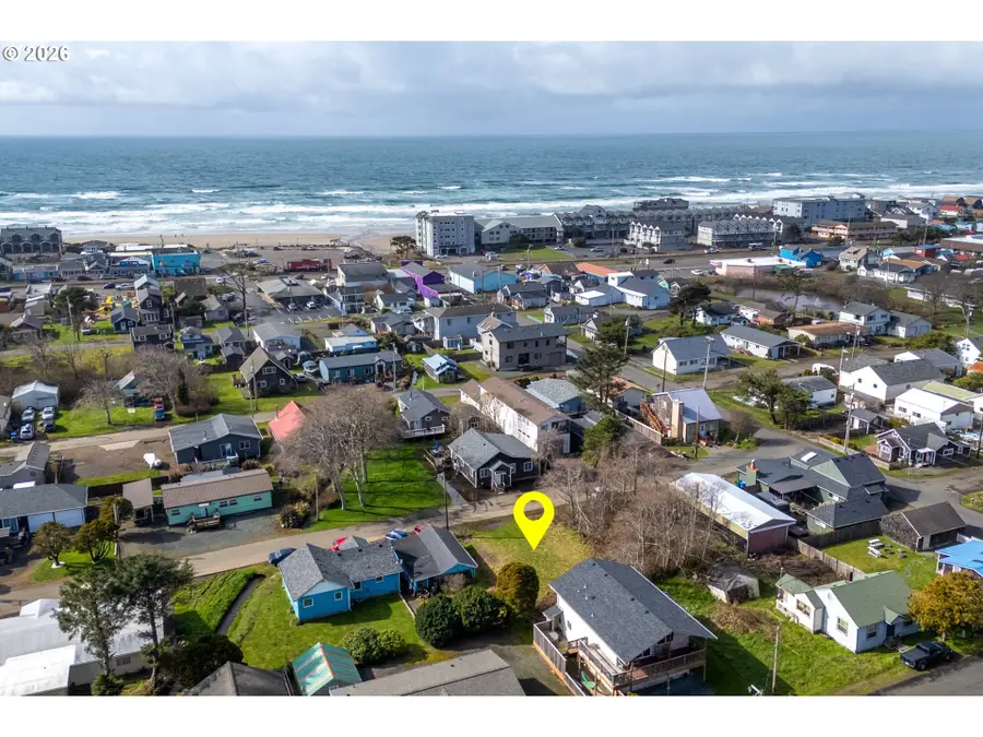 132 S Dolphin St, Rockaway Beach, OR 97136 - #3