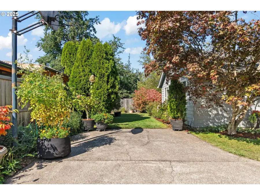 2047 Mckinley St, Eugene, OR 97405 - Image #2