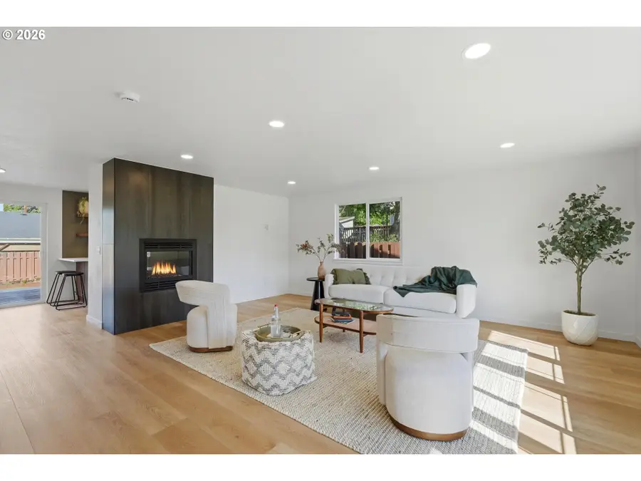 9827 N Ivanhoe St, Portland, OR 97203 - #2