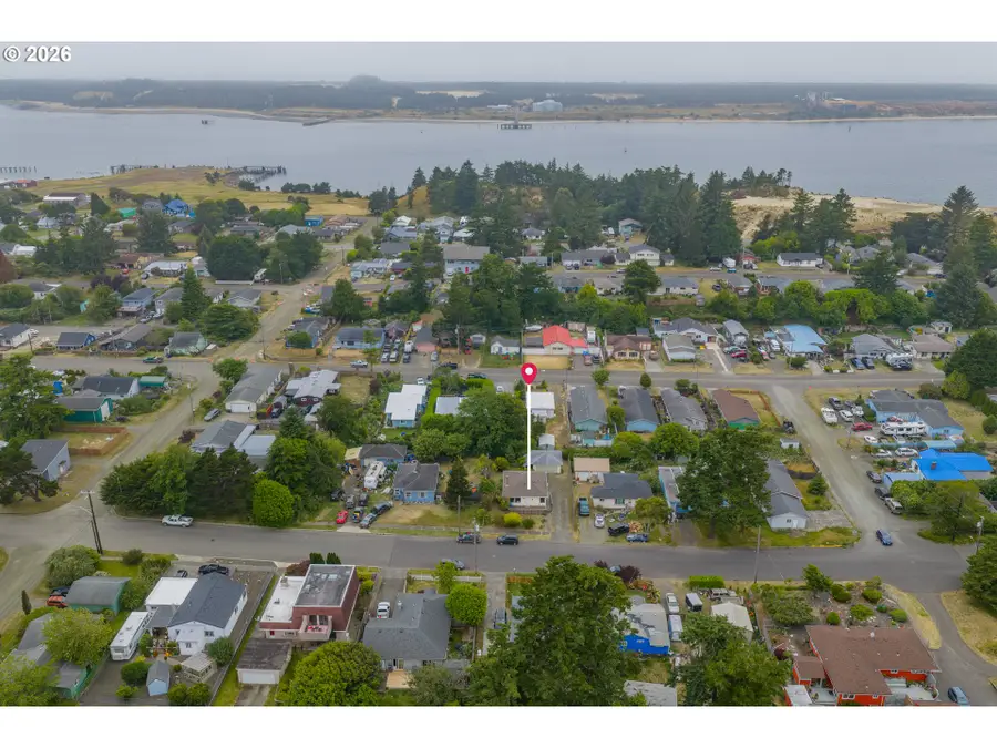 456 N Cammann St, Coos Bay, OR 97420 - #2