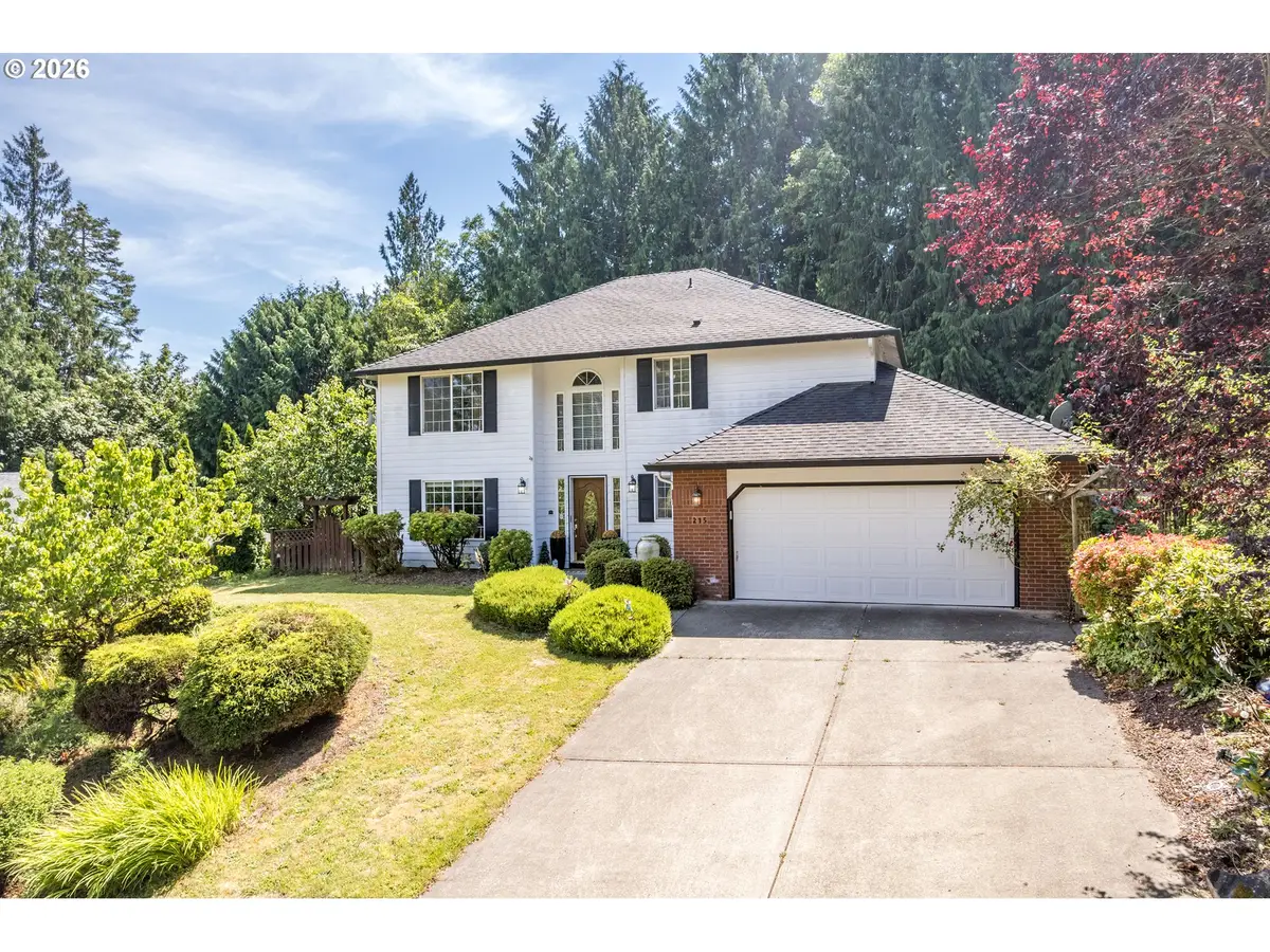 215 W St James Pl, Longview, WA 98632 - #1