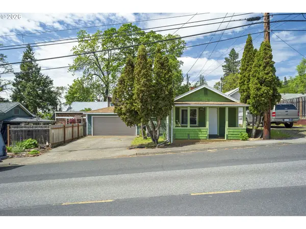 307 N Ash St, Bingen, WA 98605