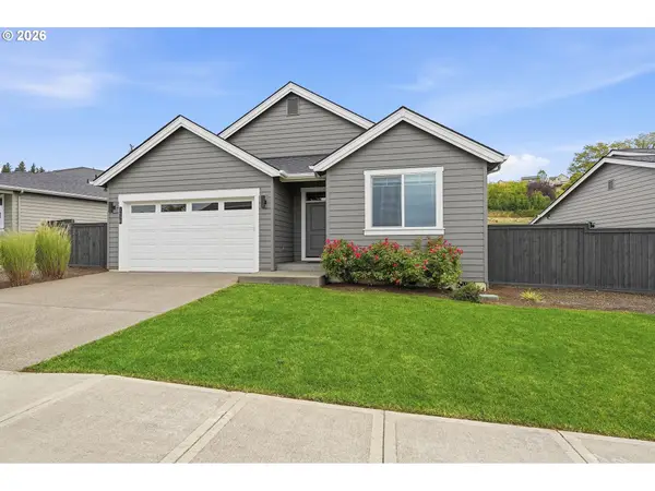 1438 NE Shell Rock Dr, Estacada, OR 97023