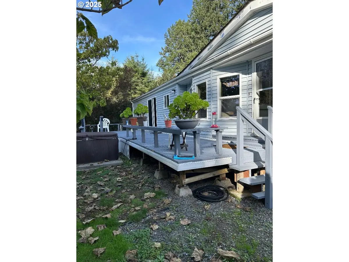 96465 Cloverdell Rd #20, Brookings, OR 97415 - Image #1