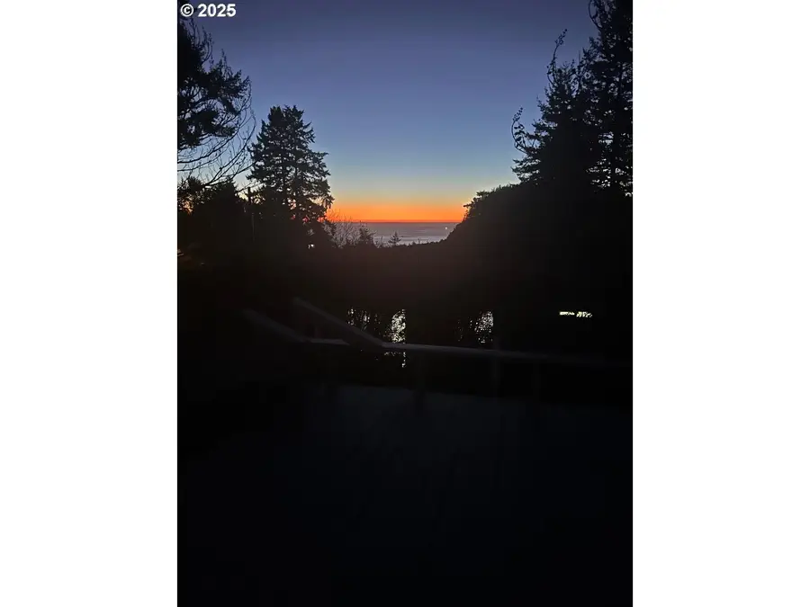 96465 Cloverdell Rd #20, Brookings, OR 97415 - Image #3