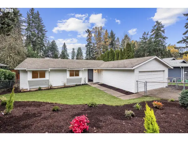 910 NE Hill Way, Estacada, OR 97023