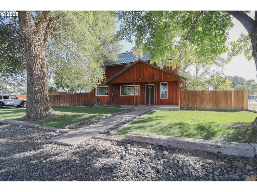 305 E Adams St, Burns, OR 97720 - #2