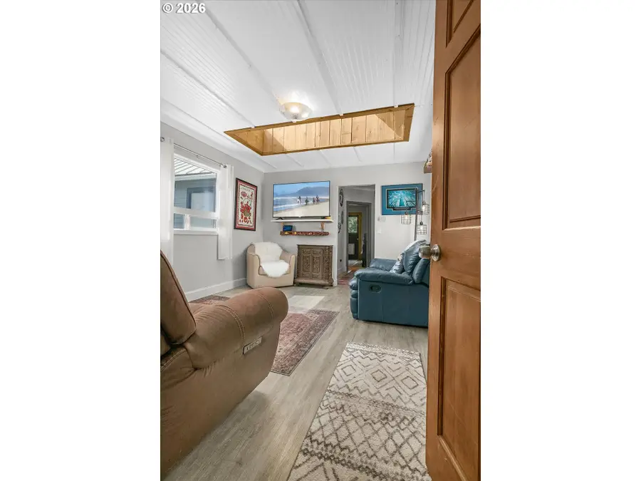 1909 NE 20th St, Lincoln City, OR 97367 - #3
