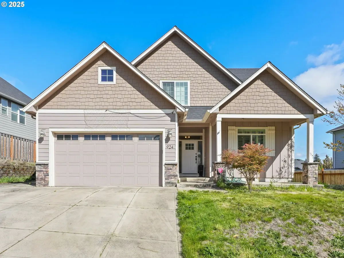 924 Park St, Sweet Home, OR 97386 - Image #1