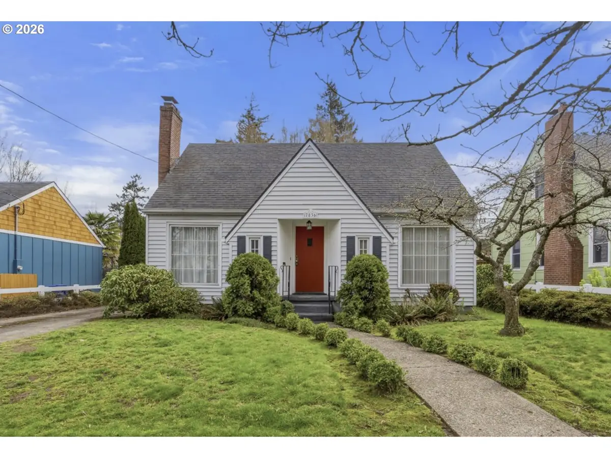 7836 N Chautauqua Blvd, Portland, OR 97217 - #1