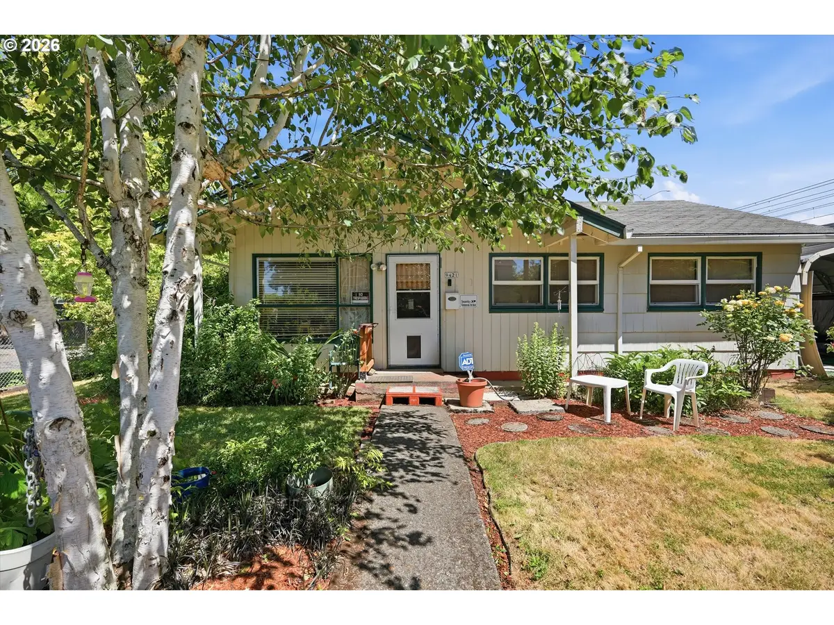 9421 SE Glenwood St, Portland, OR 97266 - #1
