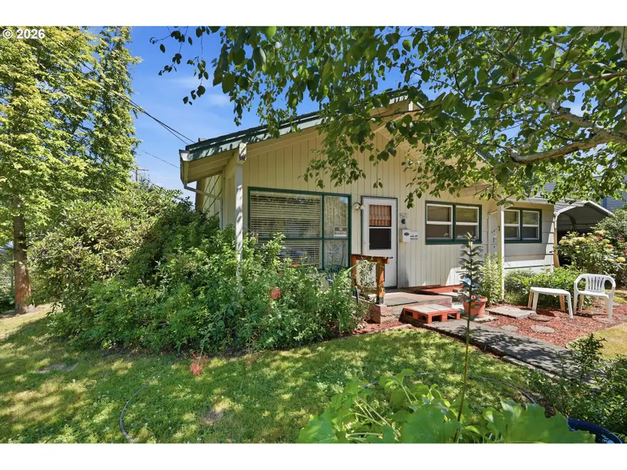 9421 SE Glenwood St, Portland, OR 97266 - #2