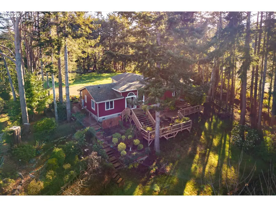 498 Klamath Ave Se, Bandon, OR 97411 - #3