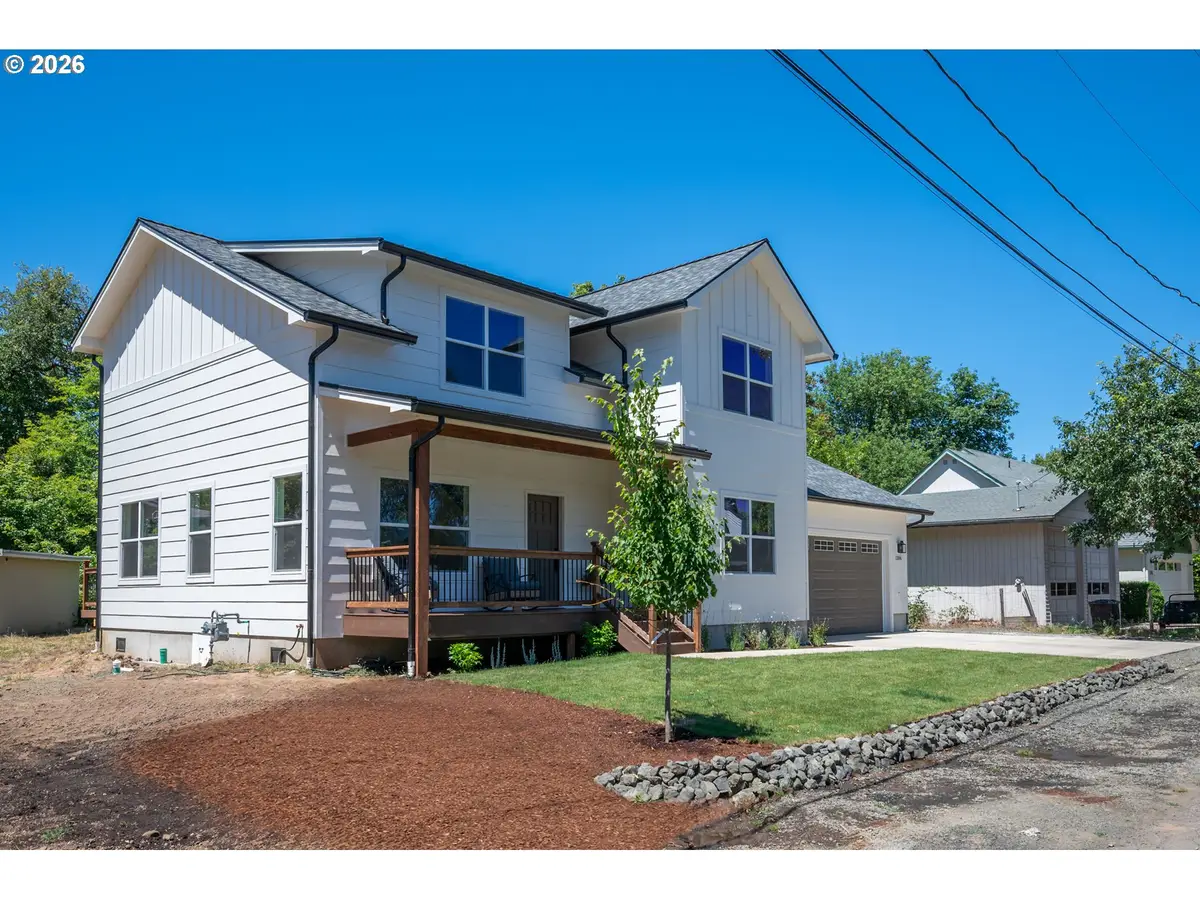 1306 NW Whipple Ave, Roseburg, OR 97471 - #1