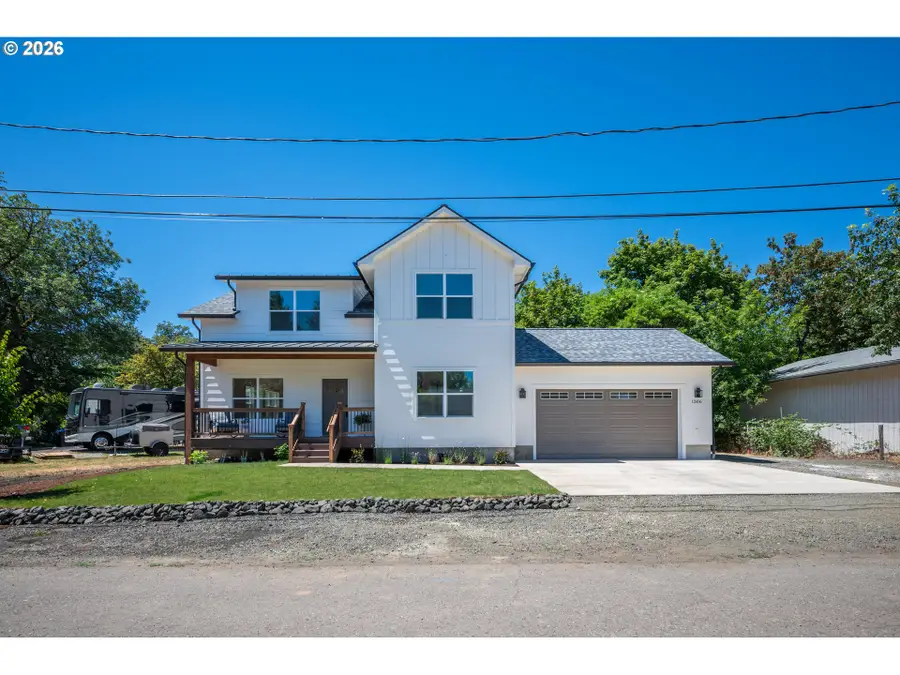 1306 NW Whipple Ave, Roseburg, OR 97471 - #3