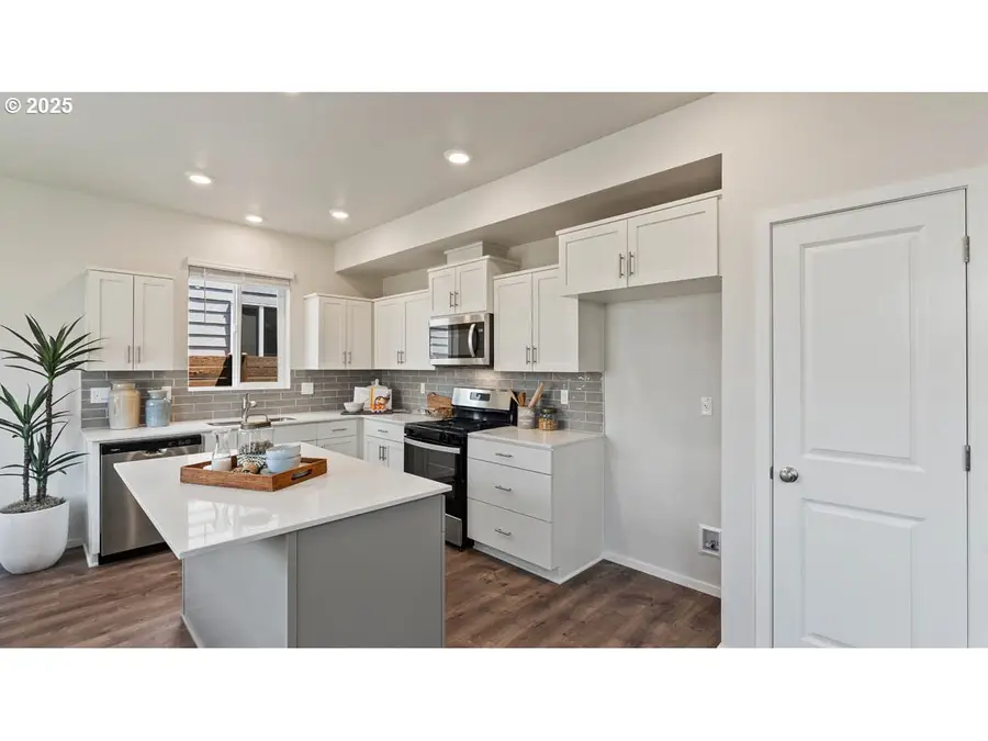 3516 SW Binford Ave, Gresham, OR 97080 - Image #2