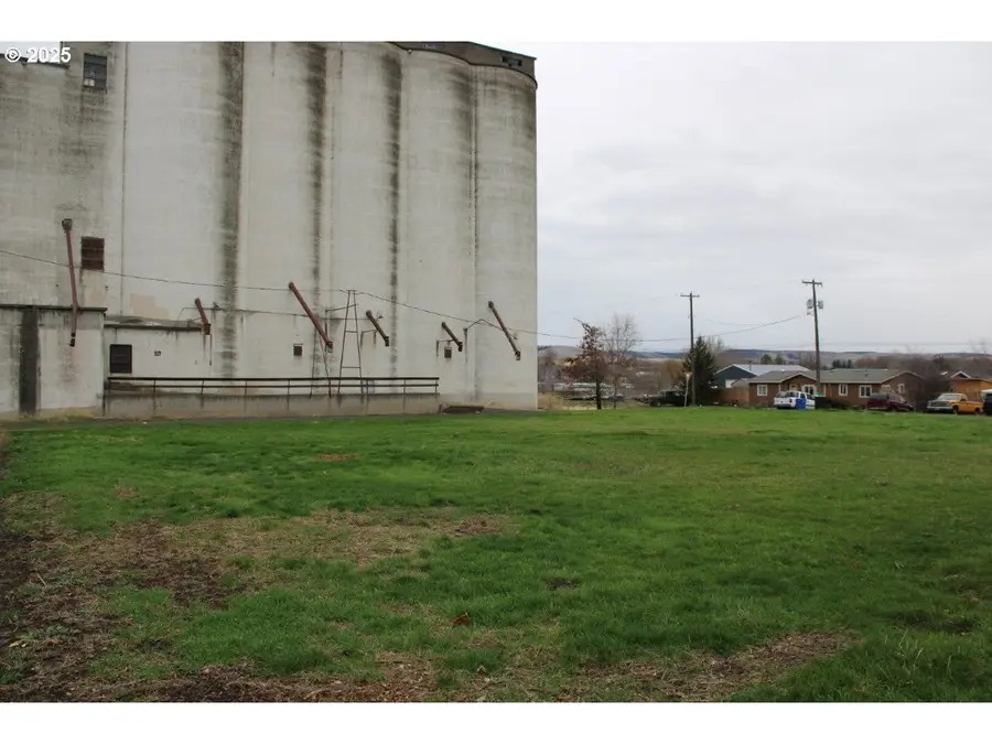 253 W College St, Athena, OR 97813 - Image #2