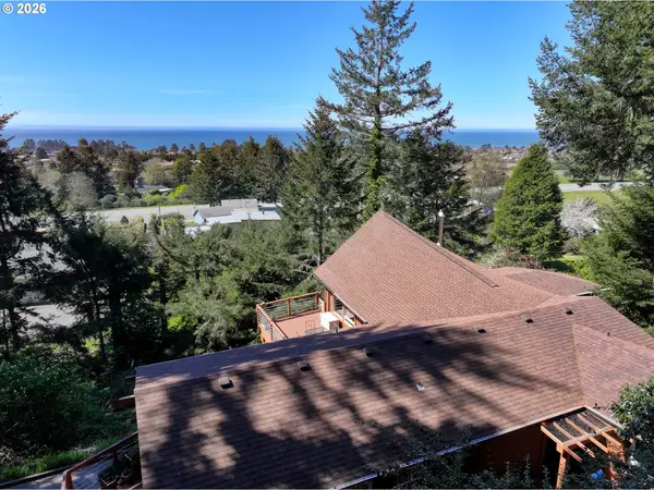 15870 Pelican Bay Dr, Brookings, OR 97415