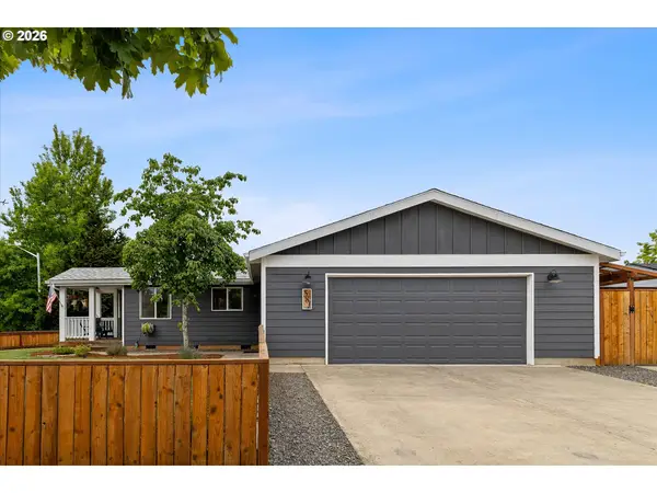 581 SE Mountain View Rd, Estacada, OR 97023