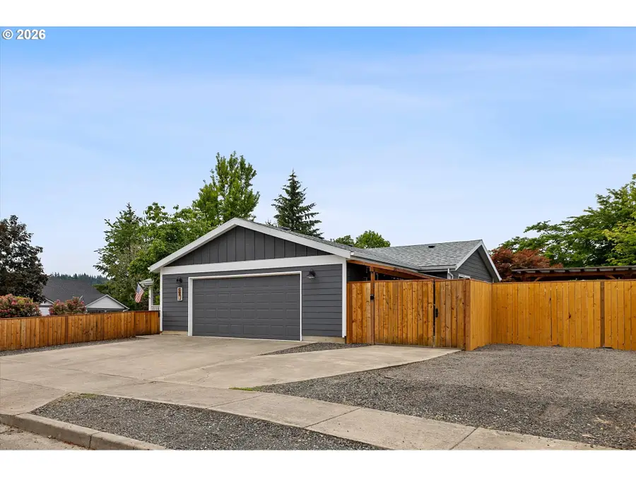 581 SE Mountain View Rd, Estacada, OR 97023 - #3
