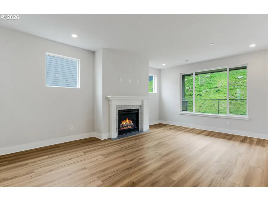 374 W Maple St, Washougal, WA 98671 - #3