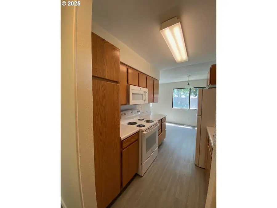 3414 Columbia View Dr, The Dalles, OR 97058 - Image #2