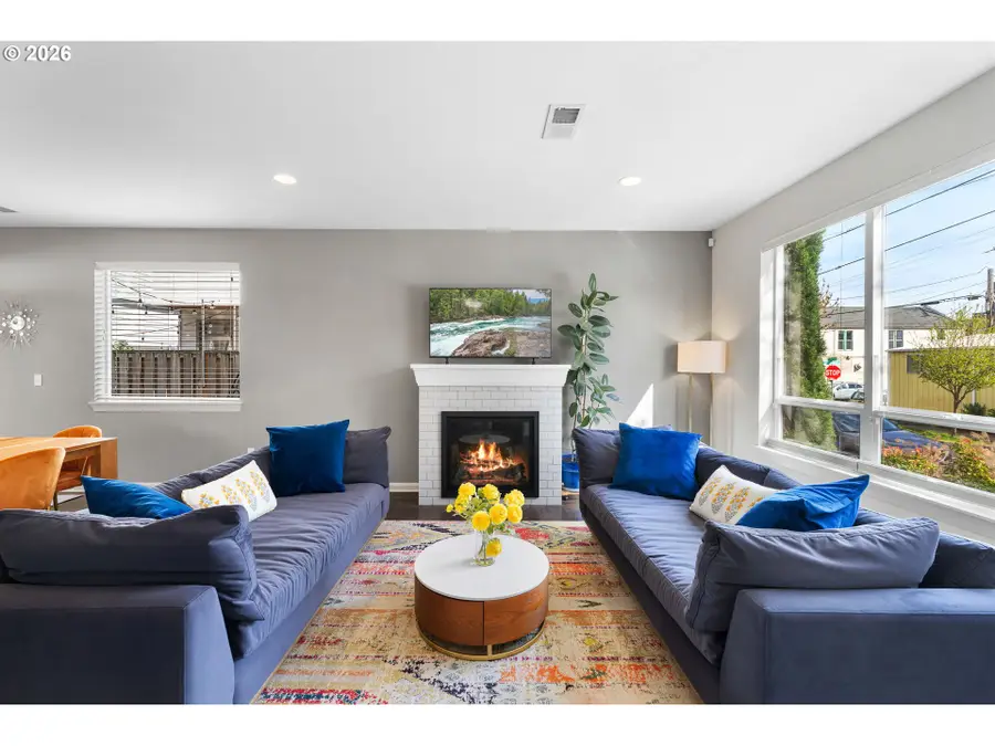 3315 SE 11th Ave, Portland, OR 97202 - #2