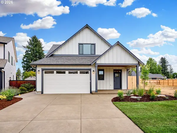 2589 N Lydia Loop, Hubbard, OR 97032