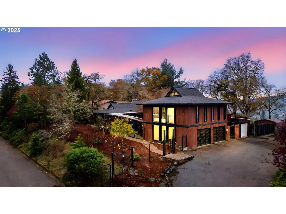 640 SE Summit Dr, Roseburg, OR 97470 - Image #1