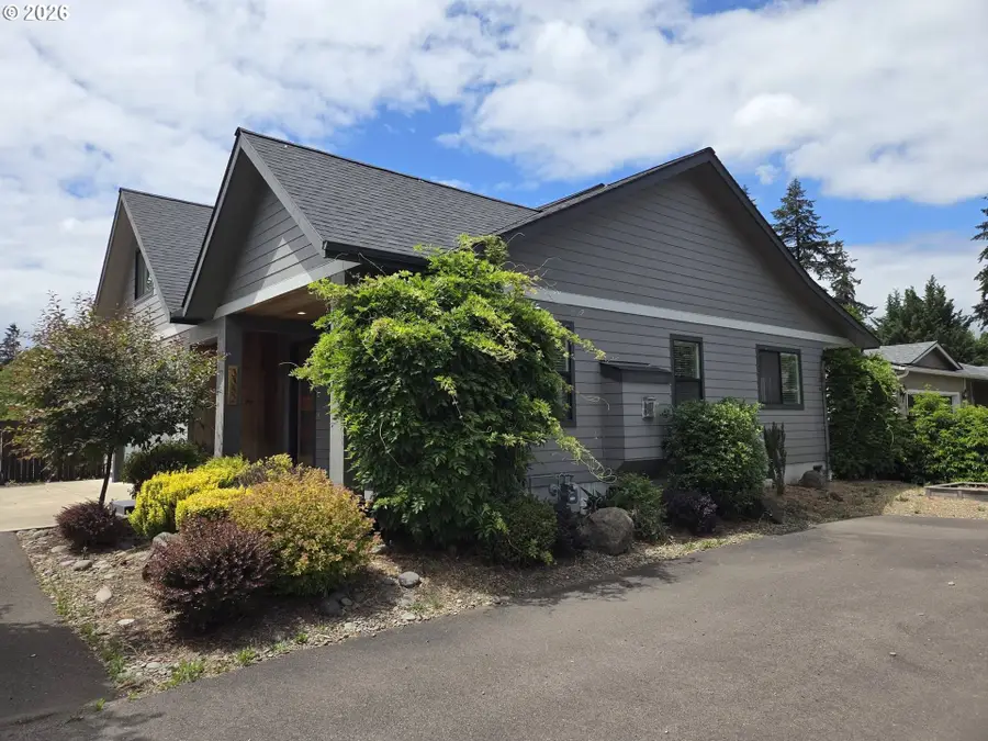 3352 Zane Ln, Eugene, OR 97404 - #3