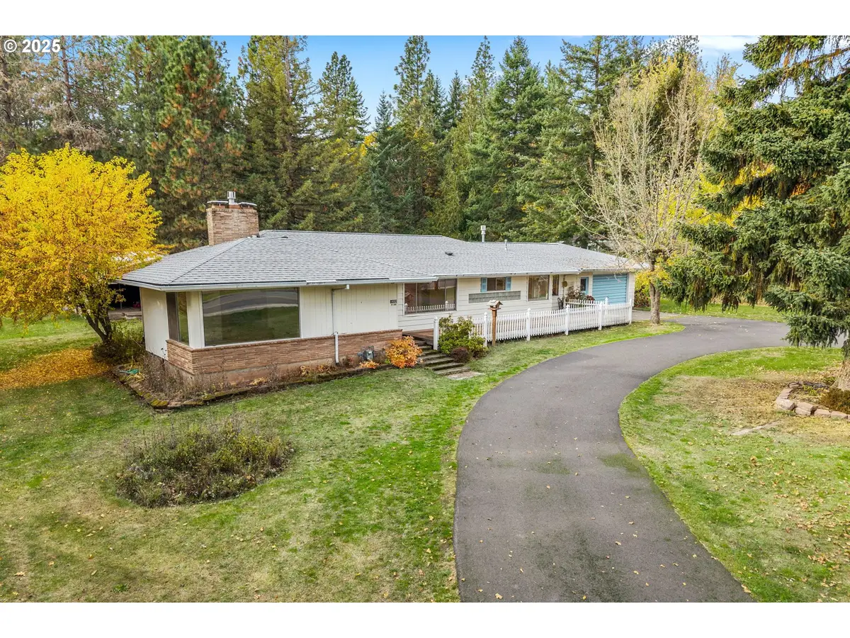 1412 N Main Ave, White Salmon, WA 98672 - Image #1