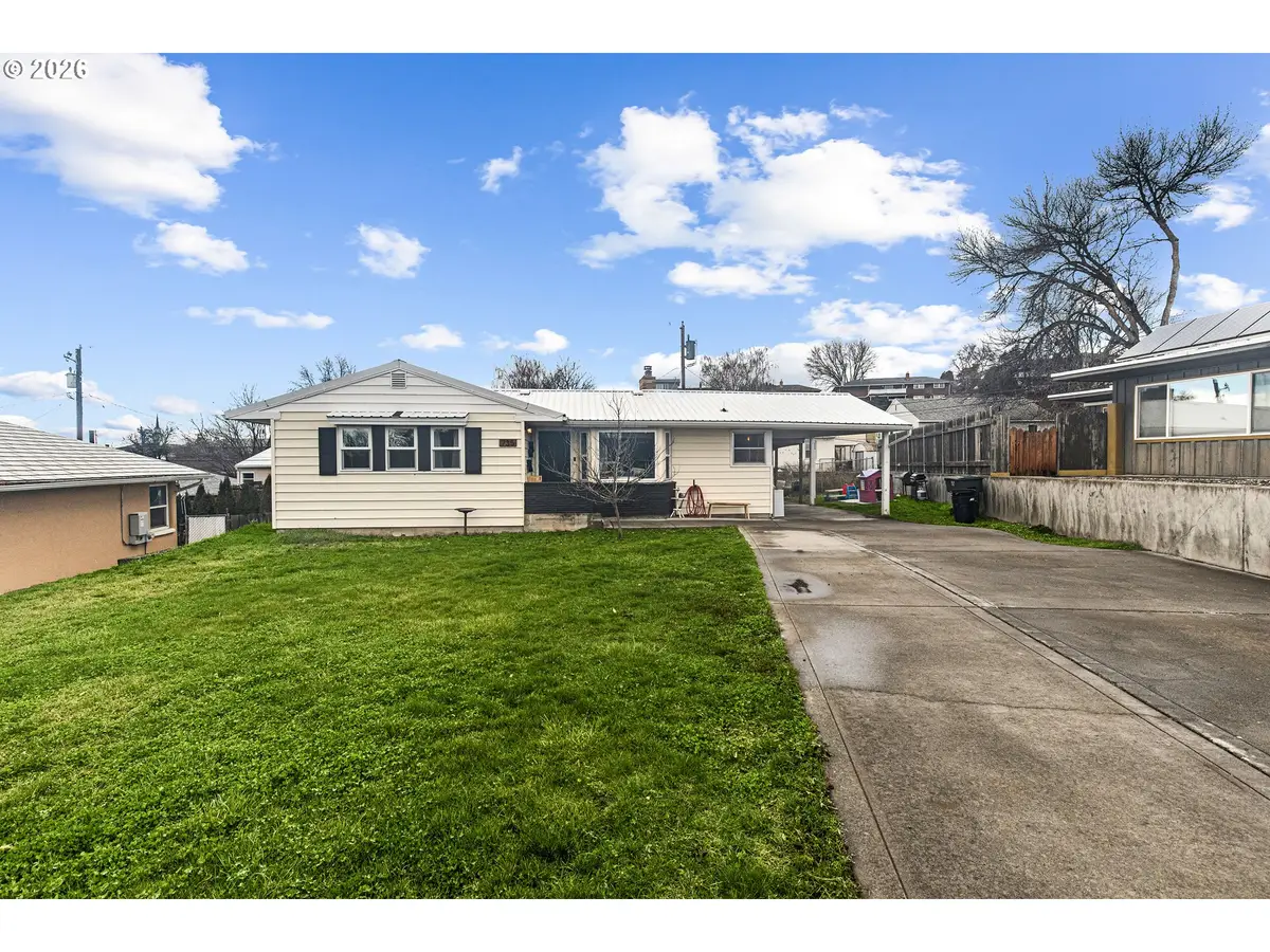 735 NW 10th St, Pendleton, OR 97801 - #1