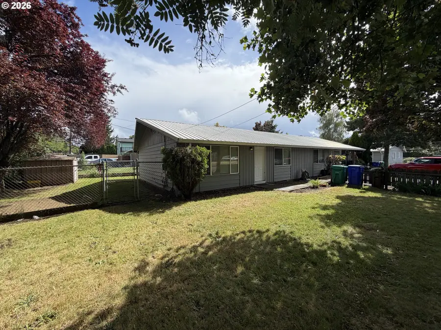 1760 SE 9th St, Gresham, OR 97080 - #2