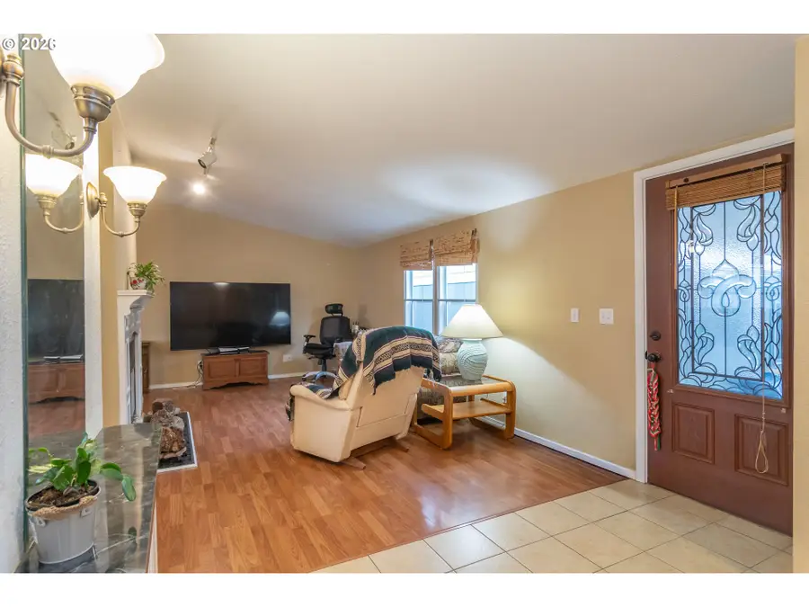 189 Raintree Ave, Sutherlin, OR 97479 - #2