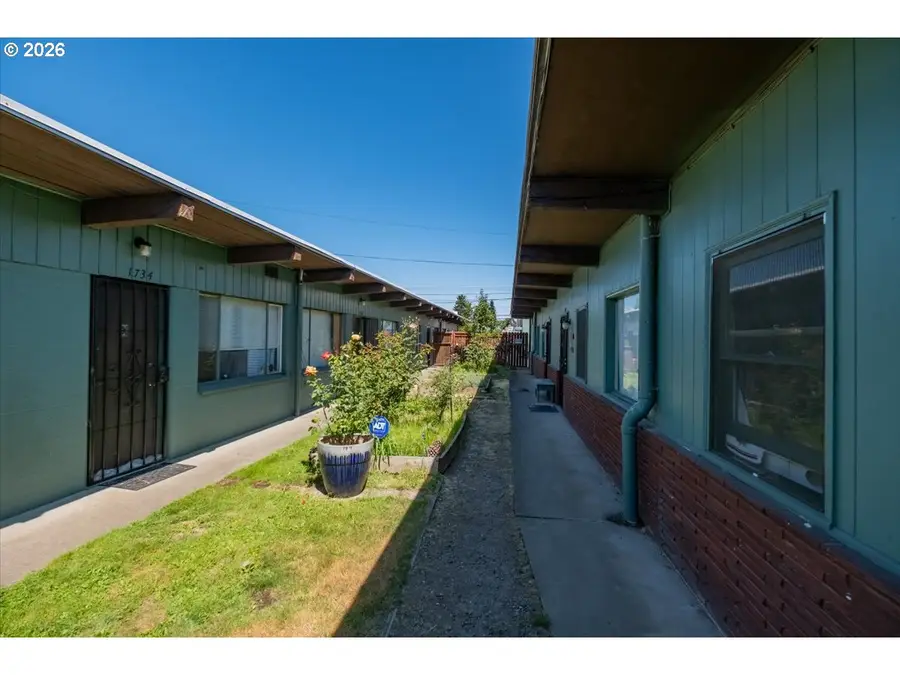 1734 Center St, Salem, OR 97301 - #2