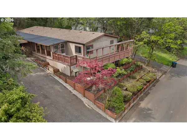 313 NE Kirby Ave, Roseburg, OR 97470