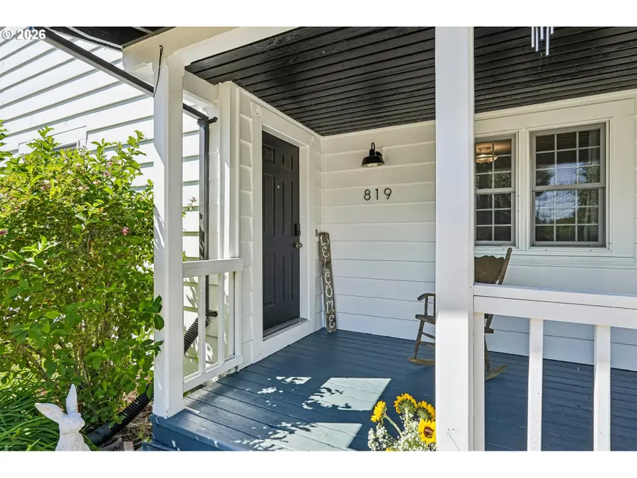 819 Sierra Vista Dr, Newberg, OR 97132 - #3