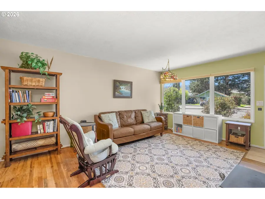 9945 N Lombard St, Portland, OR 97203 - #3