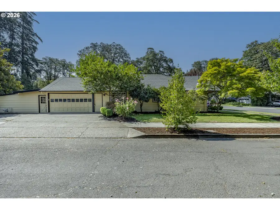 1865 Tabor St, Eugene, OR 97401 - #2