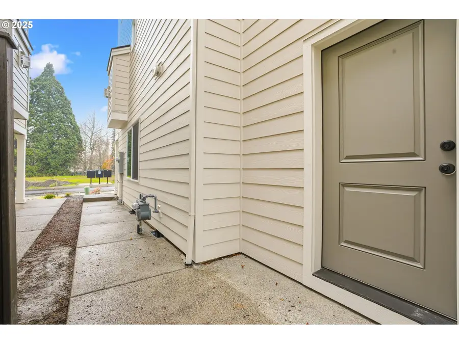 4668 SE 2nd St, Gresham, OR 97080 - Image #3